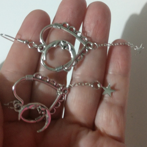 Earrings Heart Crescent Moon and Stars Dangle Silver-tone - Picture 6 of 12